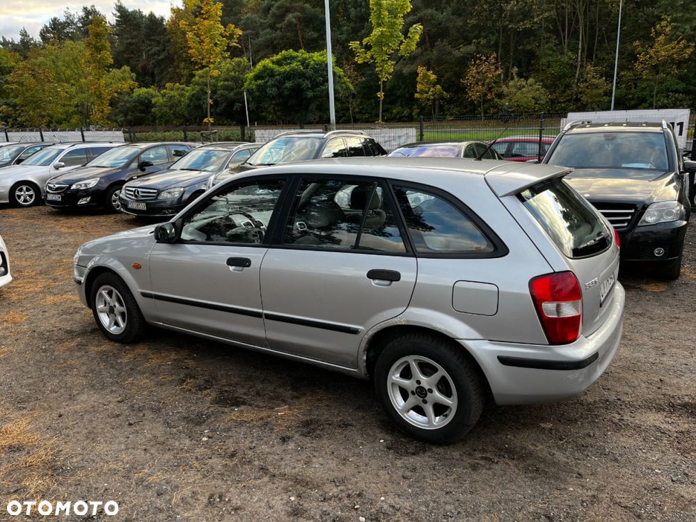 Mazda 323F - 6
