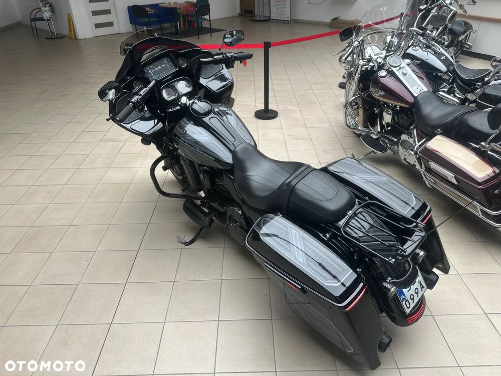 Harley-Davidson Touring Road Glide - 23