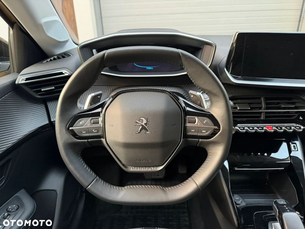 Peugeot 208 PureTech 100 EAT8 Allure - 15