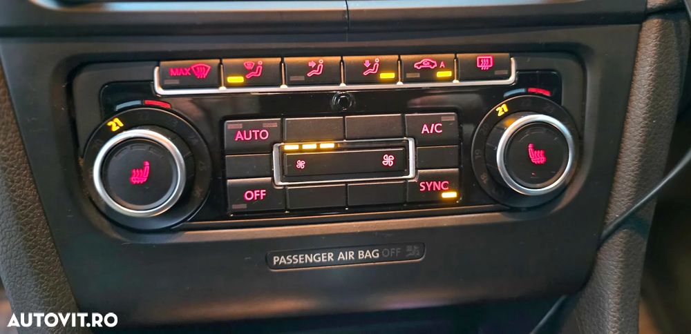 Volkswagen Golf - 25