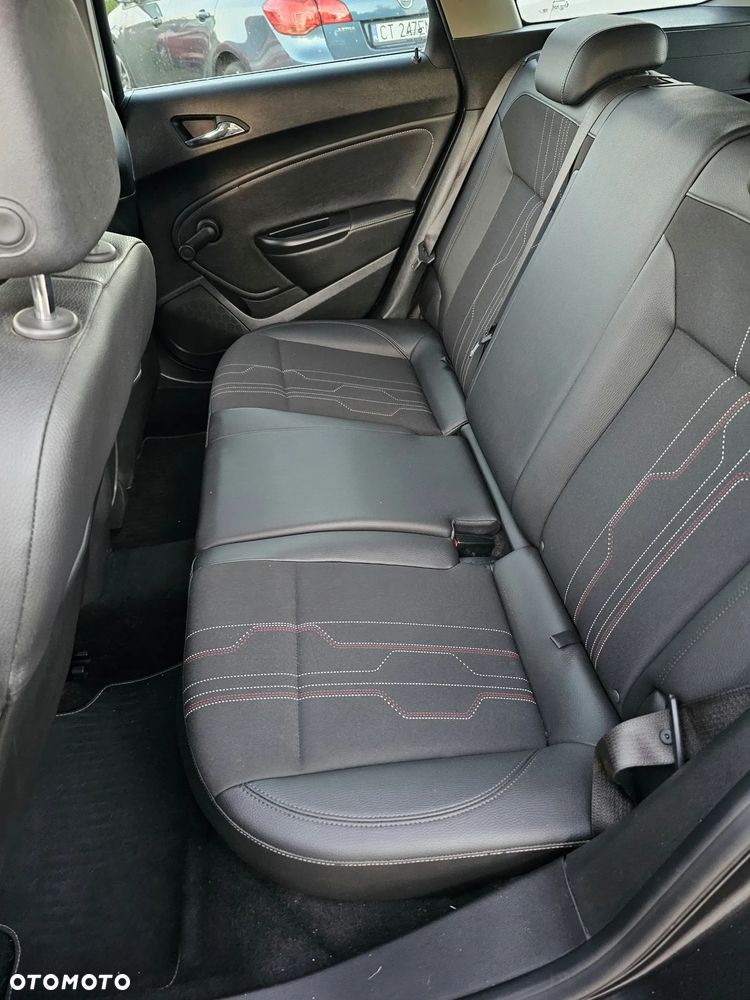 Opel Astra 1.4 Turbo 150 Jahre - 28