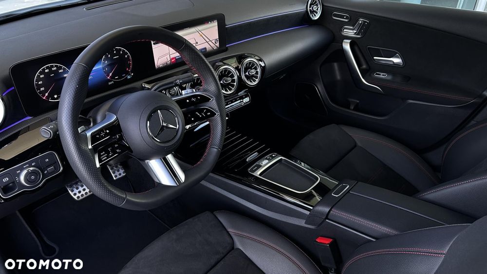 Mercedes-Benz Klasa A 220 4-Matic AMG Line 8G-DCT - 11