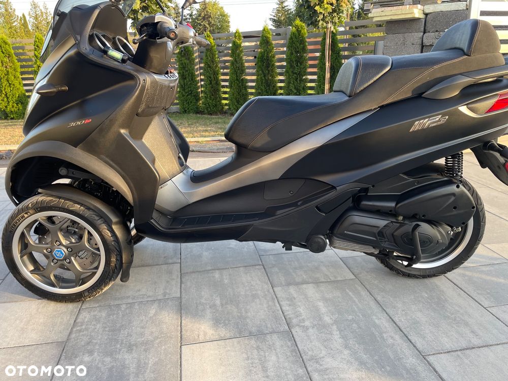 Piaggio MP-3 - 1