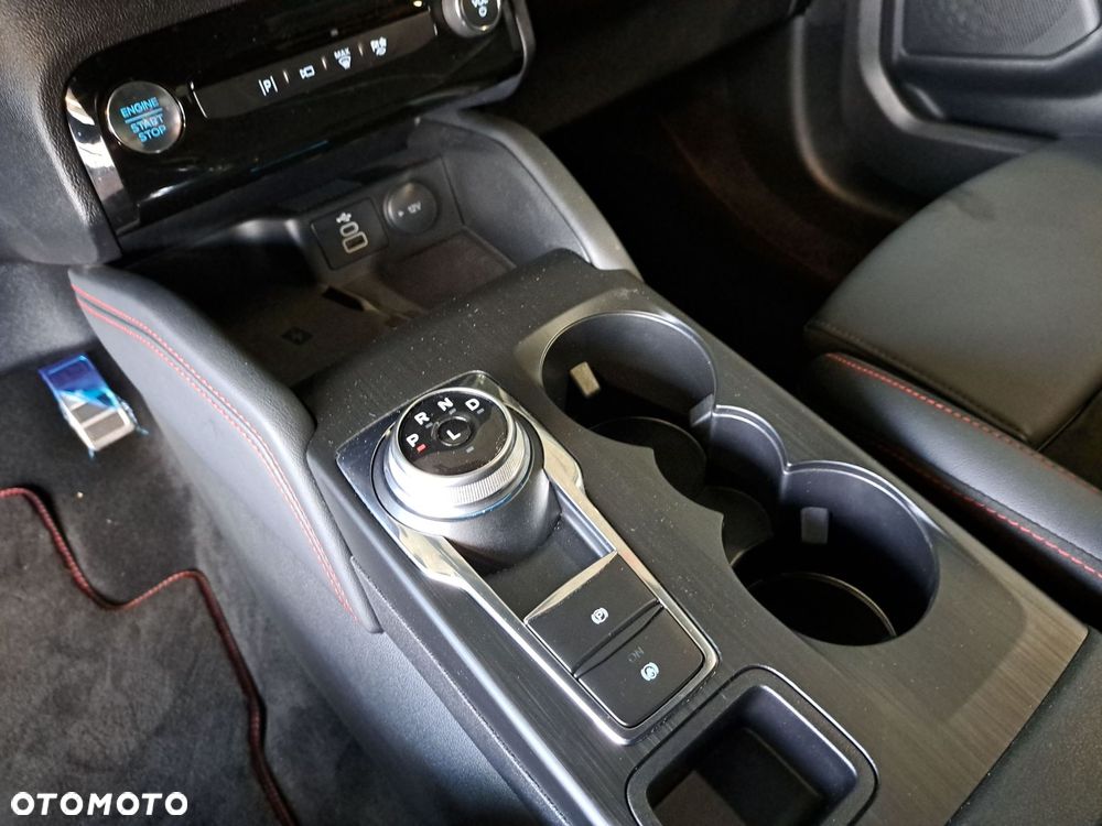 Ford Kuga - 31