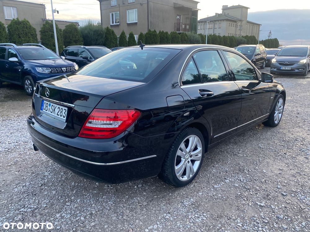 Mercedes-Benz Klasa C 180 CGI BlueEFFICIENCY Avantgarde - 6