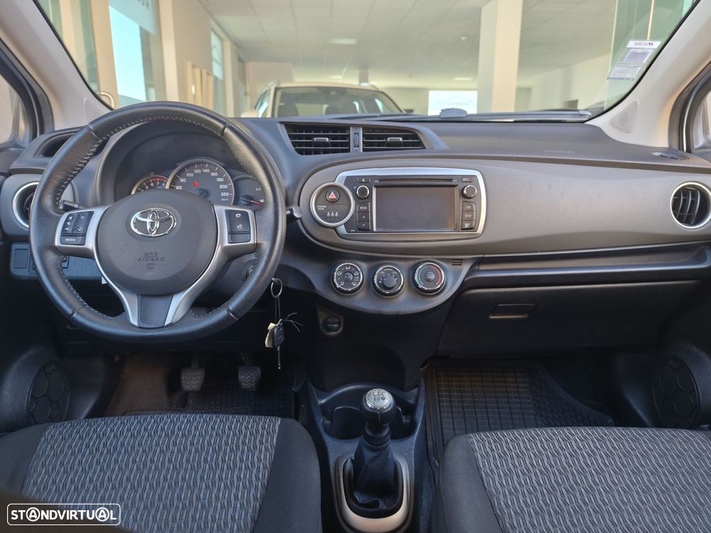 Toyota Yaris 1.0 VVT-i Comfort +PS Style +P.Techno - 5