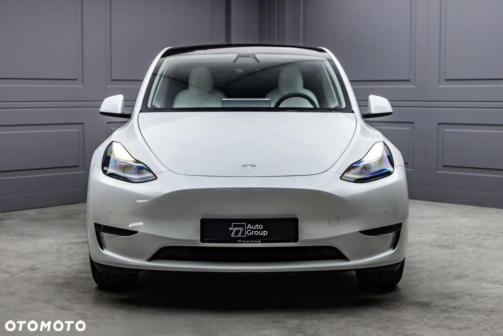 Tesla Model Y - 7