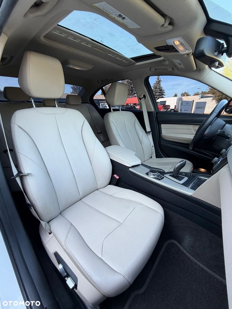 BMW Seria 3 320i - 9