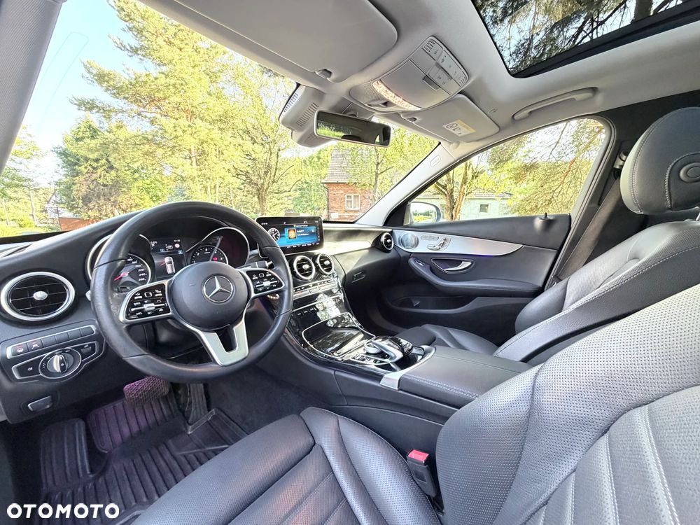Mercedes-Benz Klasa C 300 d 4MATIC 9G-TRONIC - 17