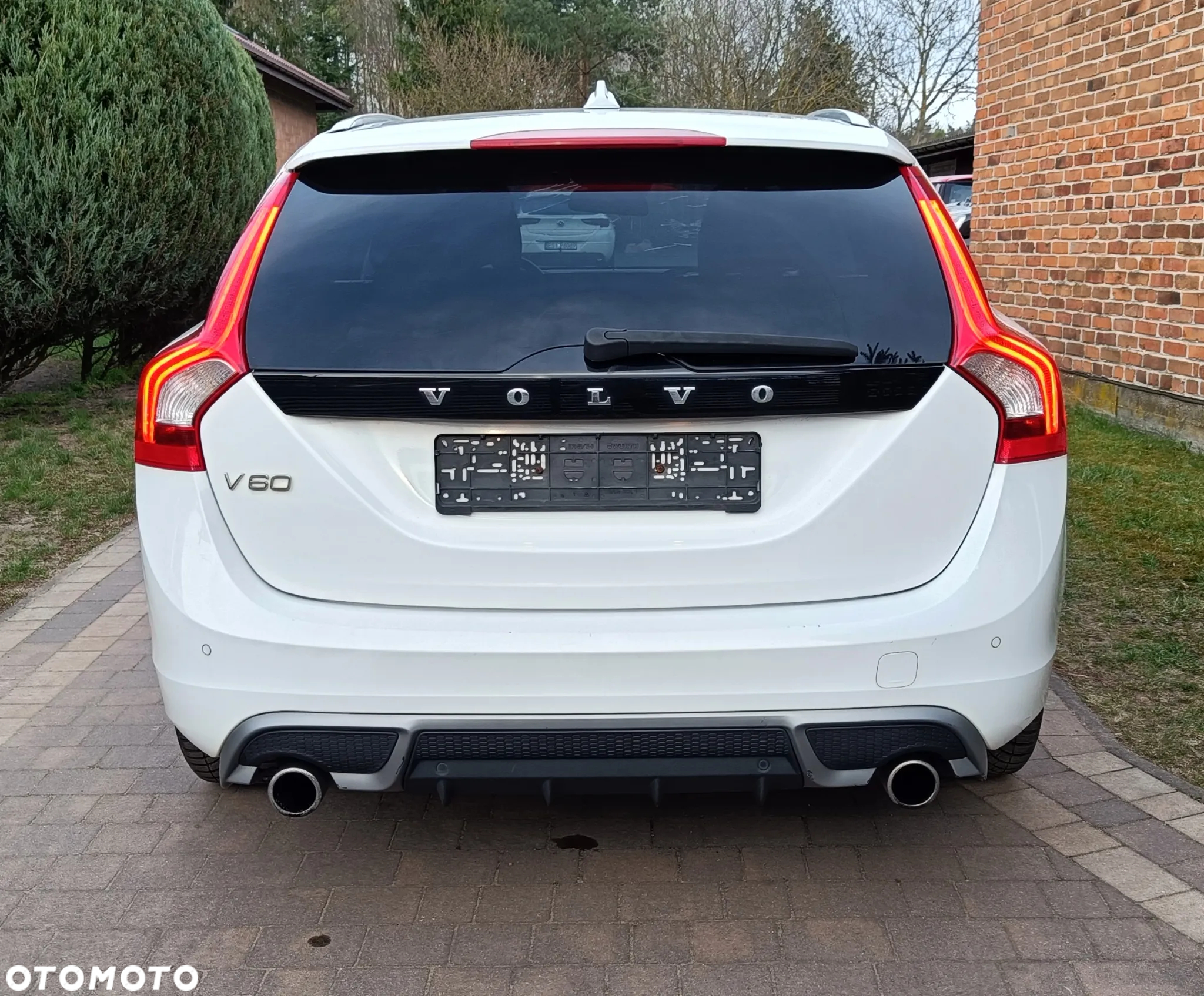 Volvo V60 T3 R-Design Kinetic - 4