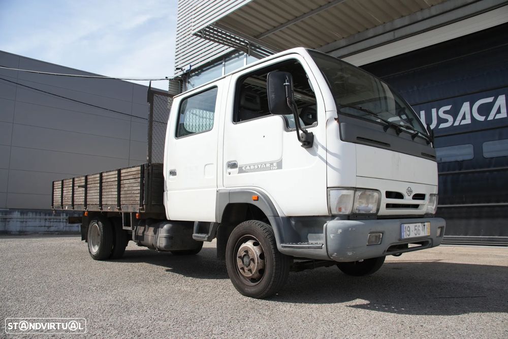 Nissan Cabstar 3.0TD 120cv E120 6Lugares - 1
