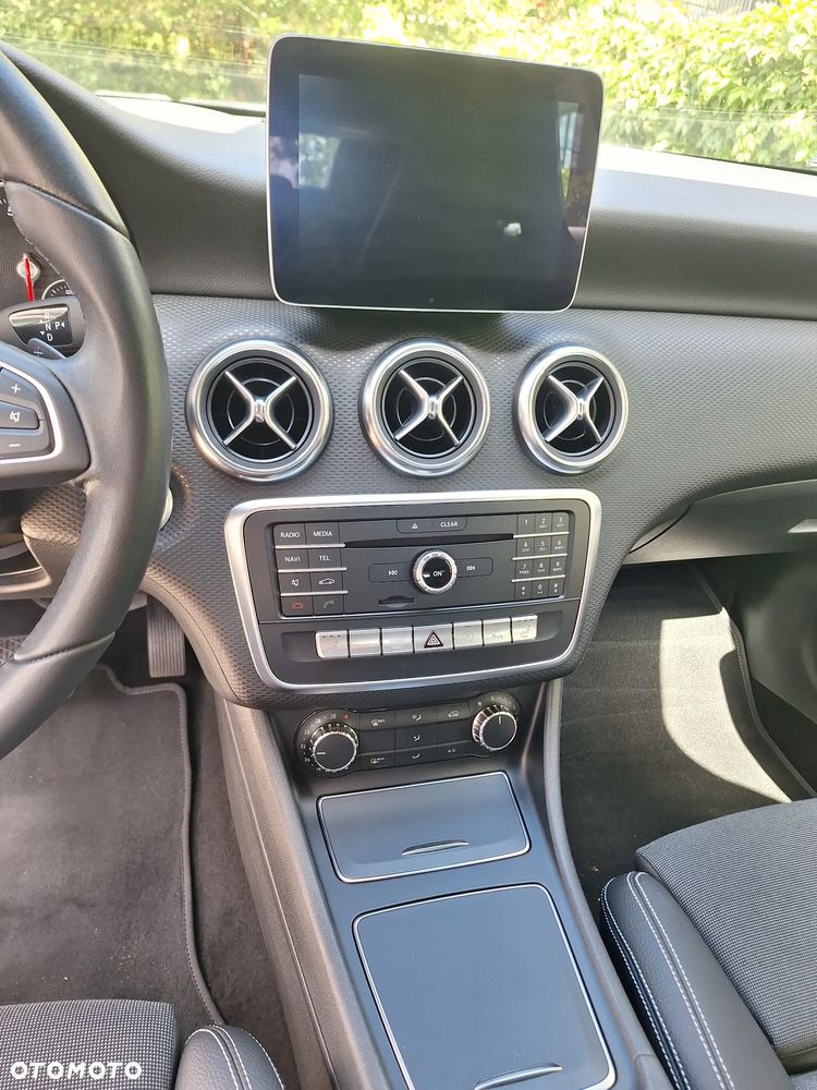 Mercedes-Benz Klasa A 180 7G-DCT - 17
