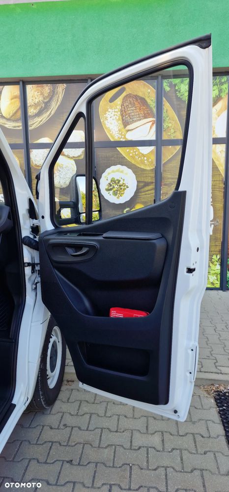 Mercedes-Benz Sprinter - 29