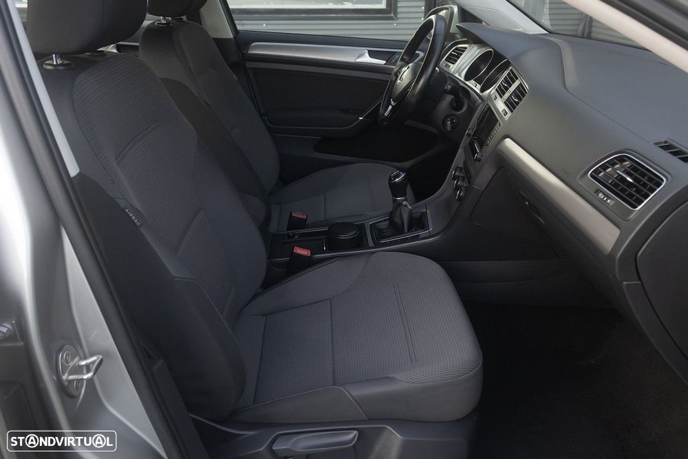 VW Golf 1.6 TDi BlueMotion Confortline - 20