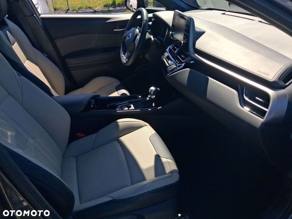 Toyota C-HR 2.0 Hybrid Executive - 17