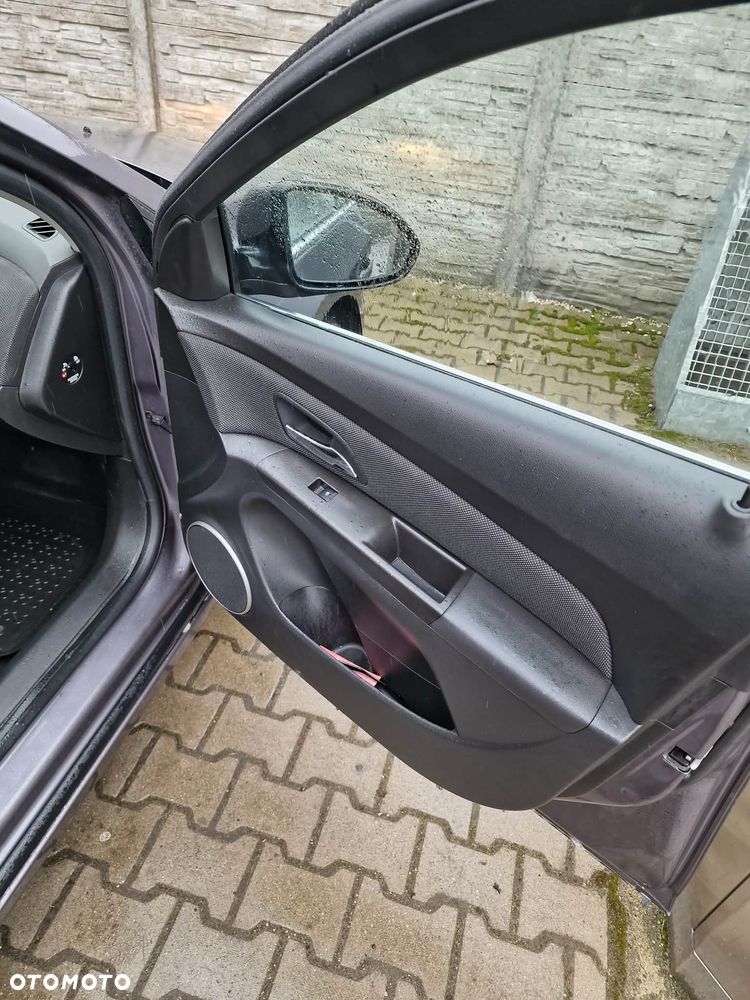 Chevrolet Cruze 1.7 D LT+ - 17