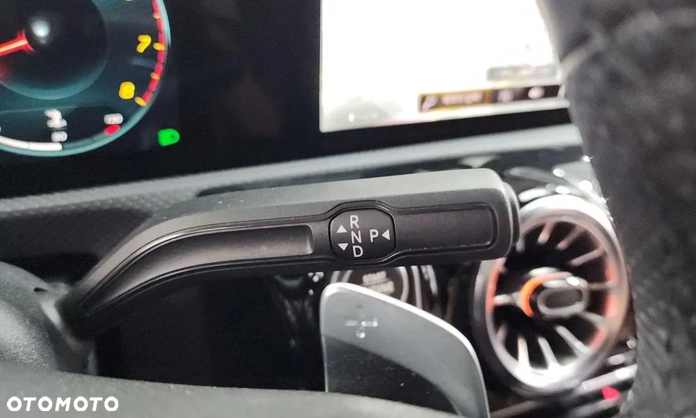 Mercedes-Benz CLA 250 4-Matic Progressive 7G-DCT - 14