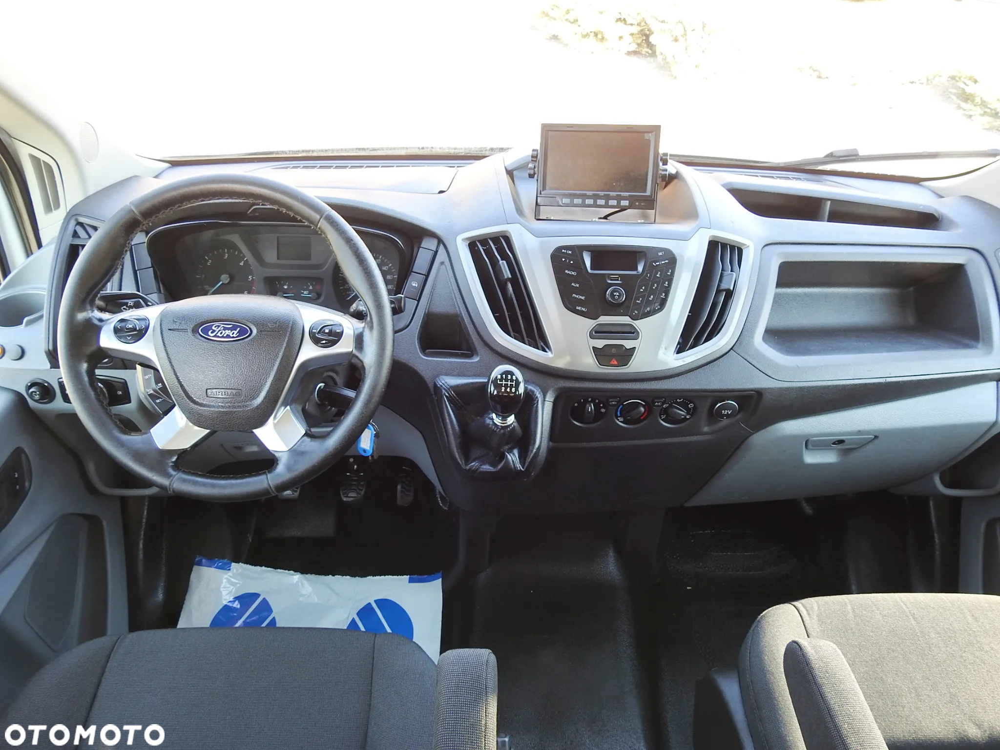 Ford TRANSIT  WYWROTKA PODWÓJNA KABINA DOKA 6 MIEJSC TEMPOMAT KLIMATYZACJA 130KM [ C66826 ] - 29