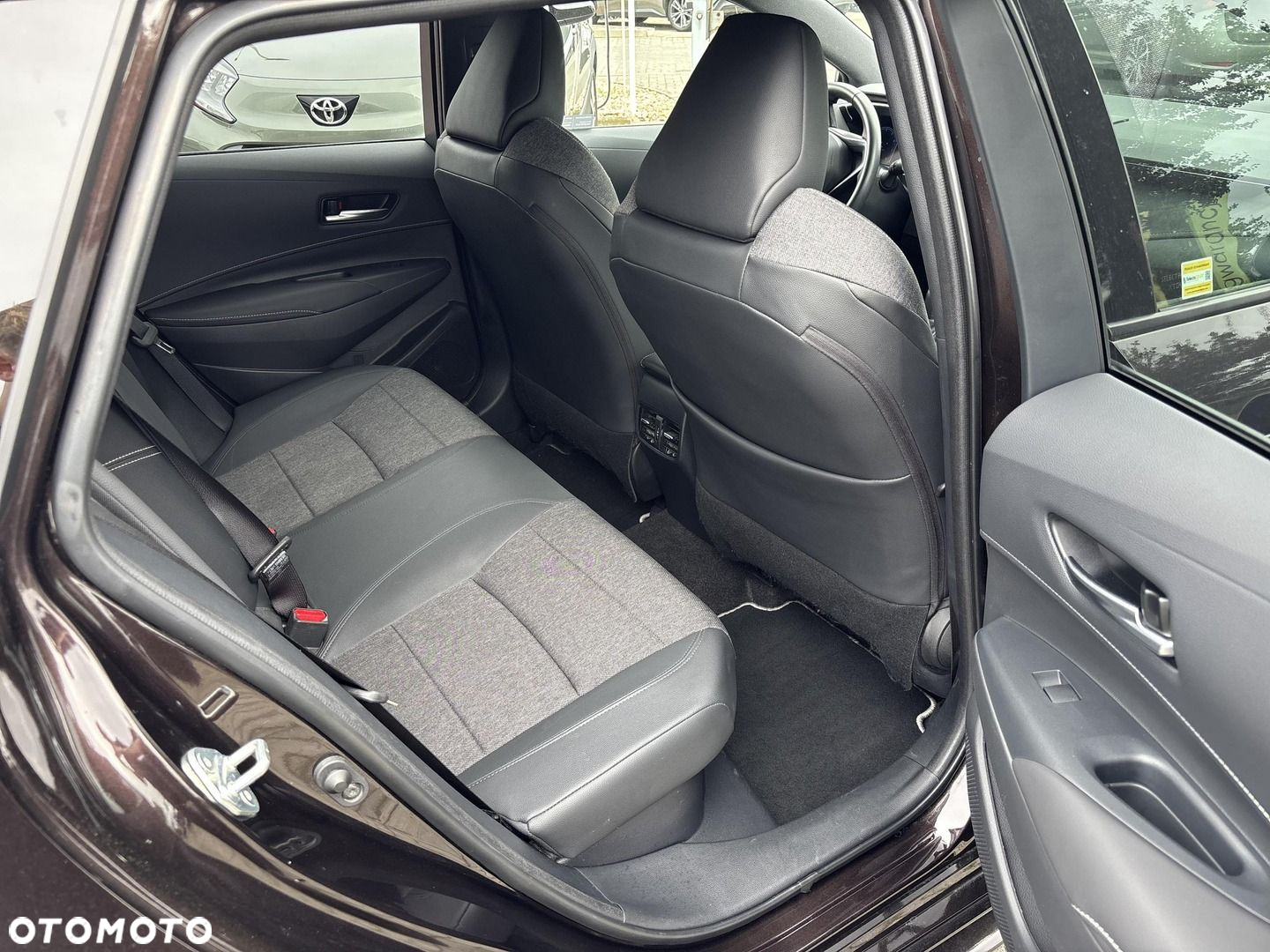 Toyota Corolla 2.0 Hybrid Style - 14