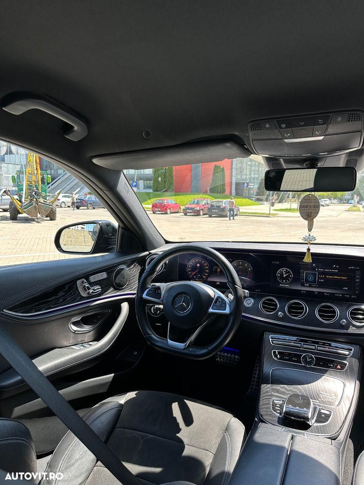 Mercedes-Benz E 200 4MATIC Aut. - 27