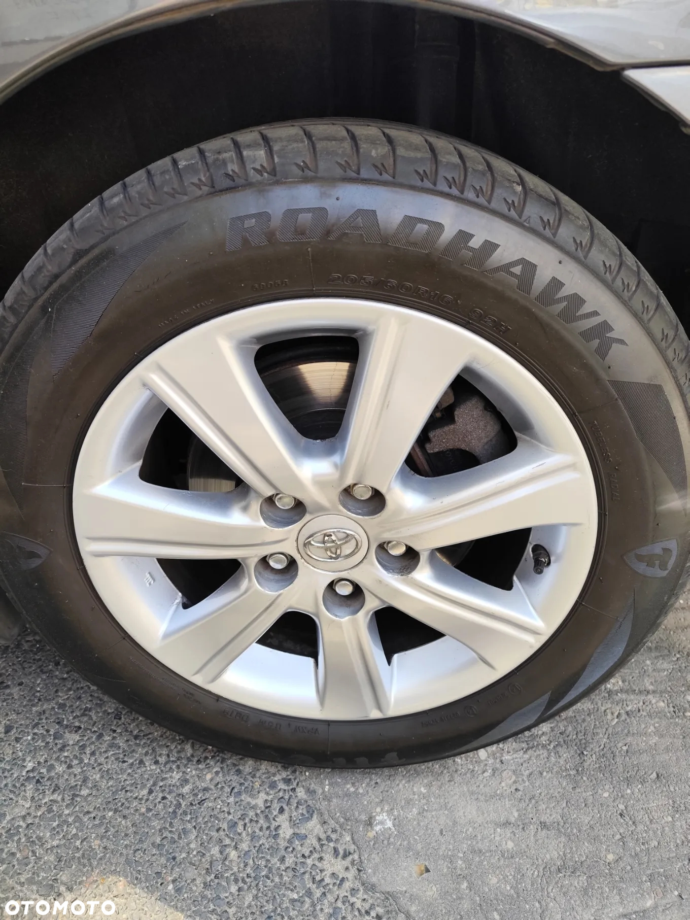 Toyota Avensis 2.0 Premium - 14