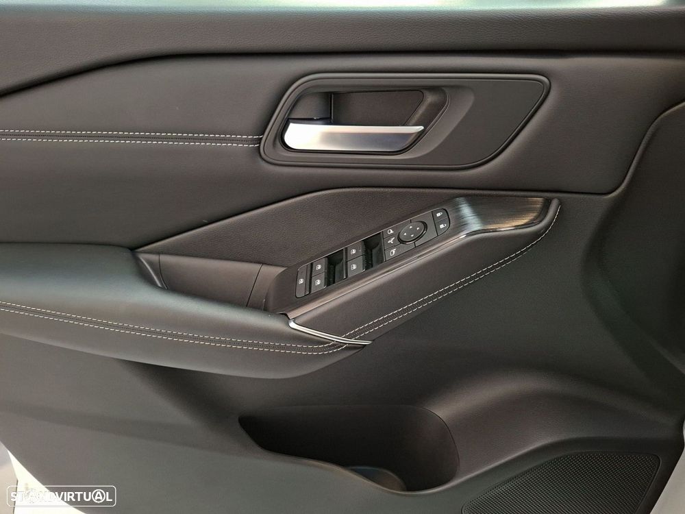 Nissan Qashqai 1.3 DIG-T N-Connecta LED+TT+SKY Xtronic - 20