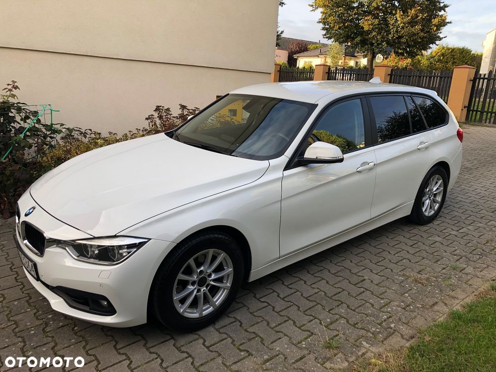 BMW Seria 3 318i - 1
