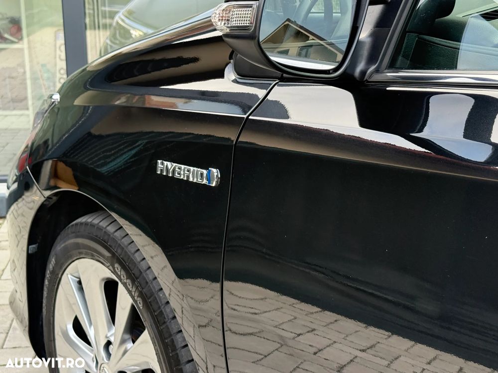 Toyota Auris 1.8 L VVT-i Hybrid Sol + - 24