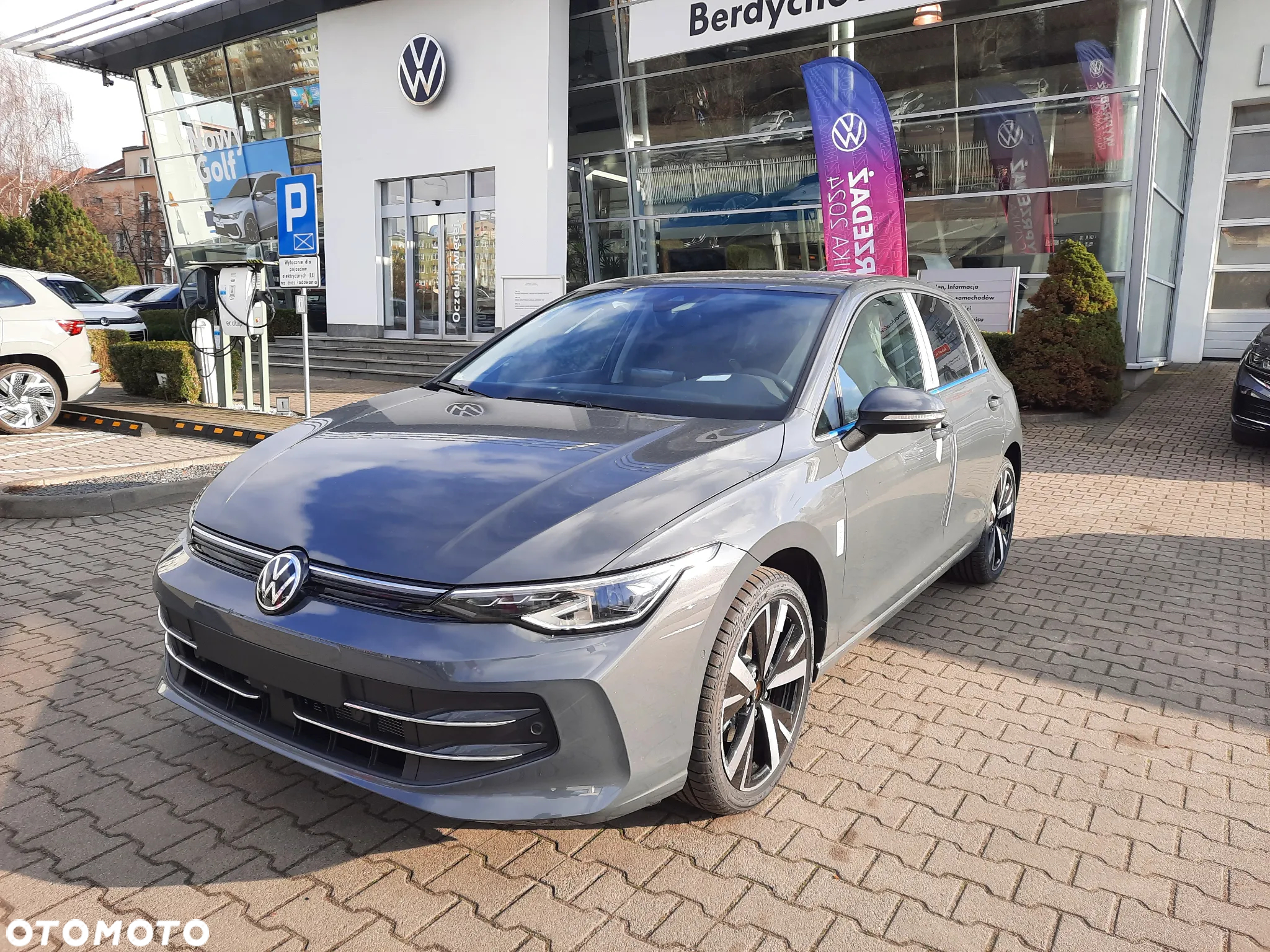 Volkswagen Golf - 10