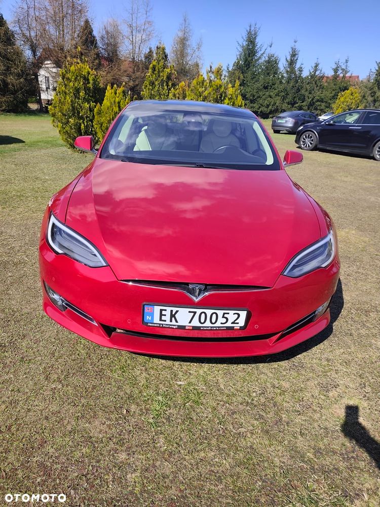 Tesla Model S - 10
