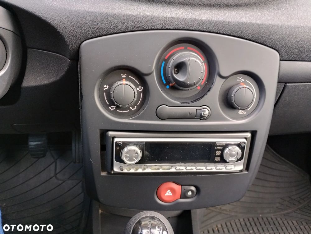 Renault Clio 1.2 16V Authentique - 8