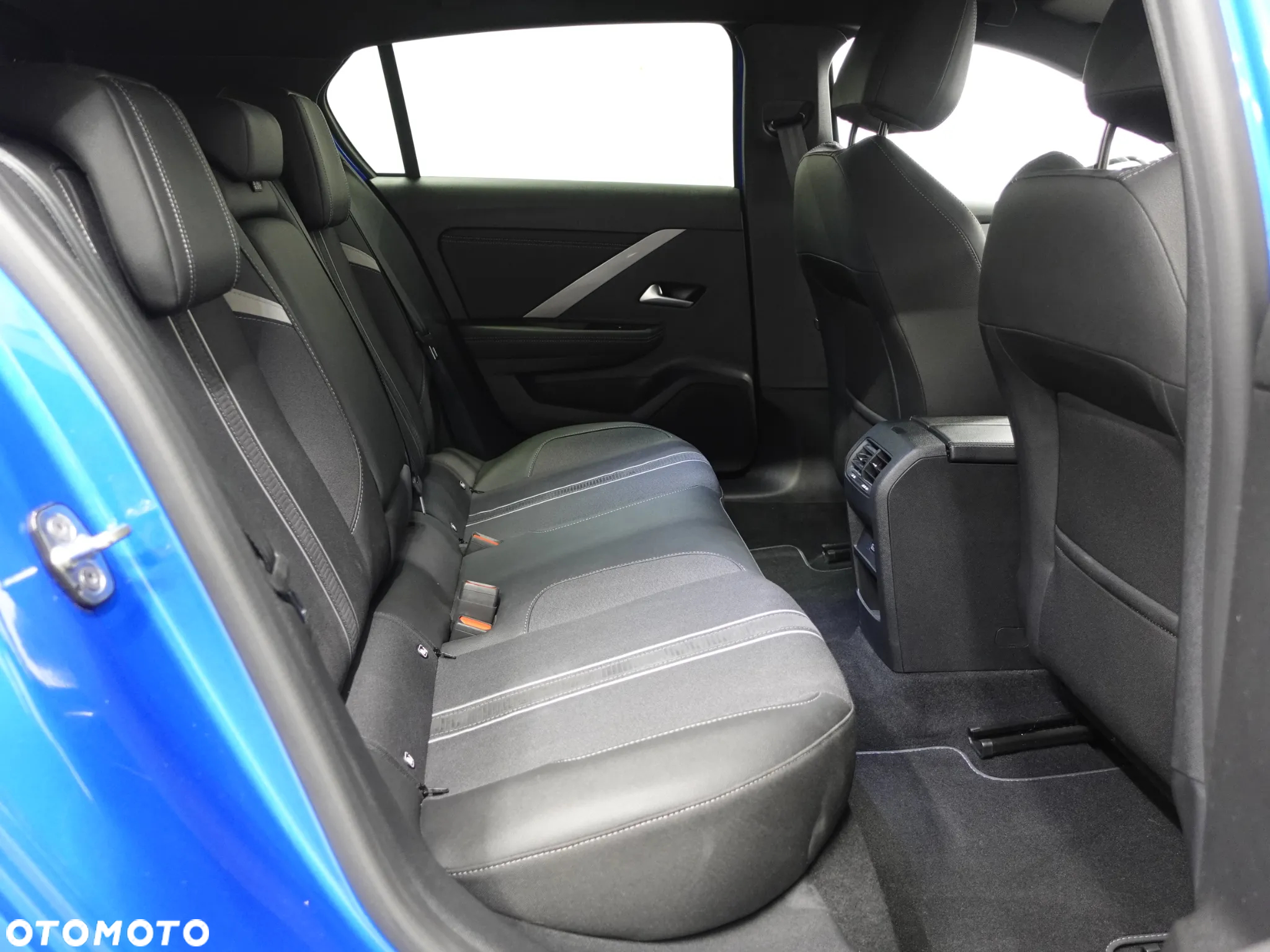 Opel Astra 1.2 Turbo GS Line - 24