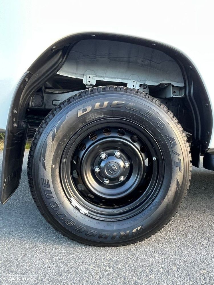 Toyota Hilux 2.4 D-4D 4WD CD CH Aut. - 26