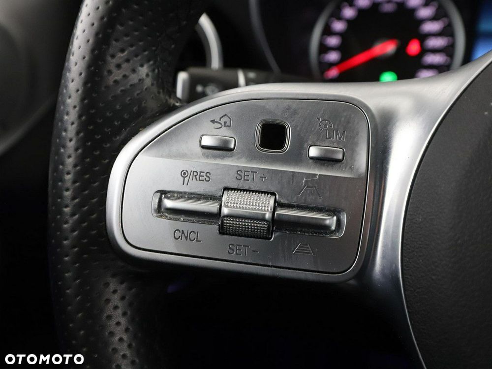 Mercedes-Benz Klasa C 300 de 9G-TRONIC AMG Line - 36