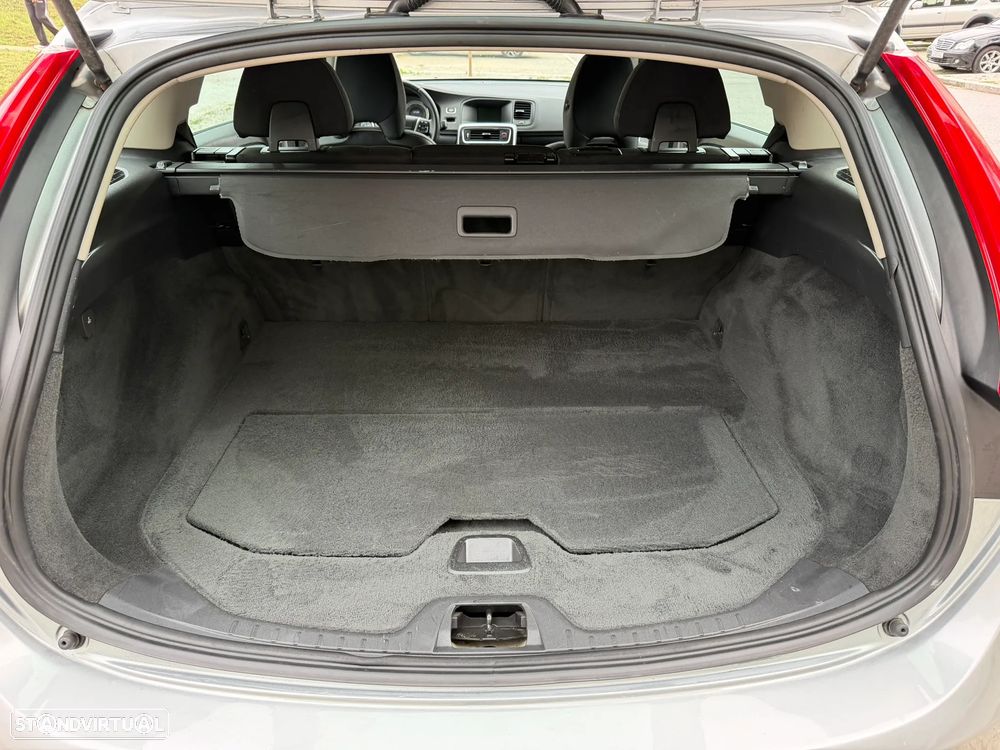 Volvo V60 1.6 D2 Drive Momentum Start/Stop - 23