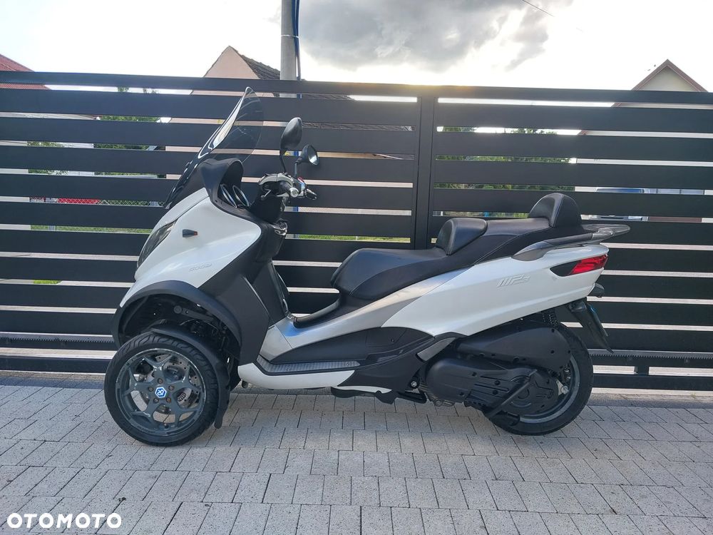 Piaggio MP-3 - 5