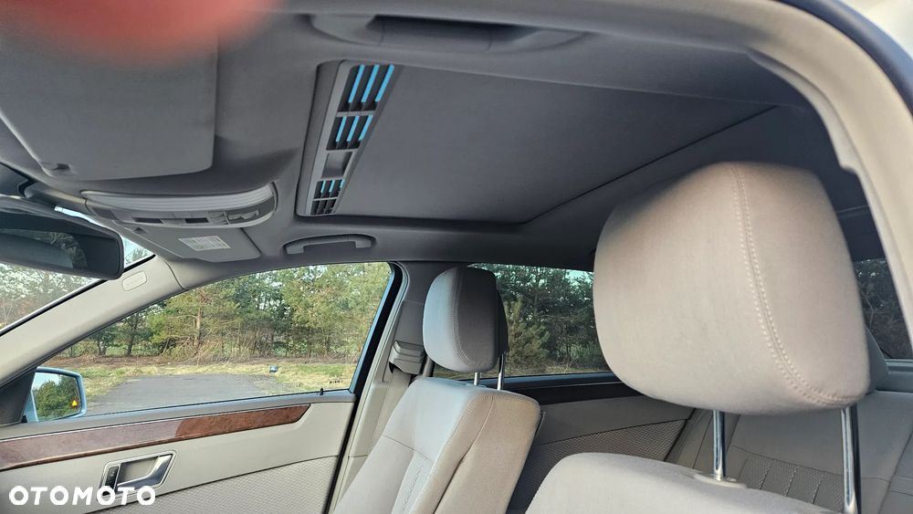 Mercedes-Benz Klasa E 300 CDI DPF BlueEFFICIENCY 7G-TRONIC Elegance - 17