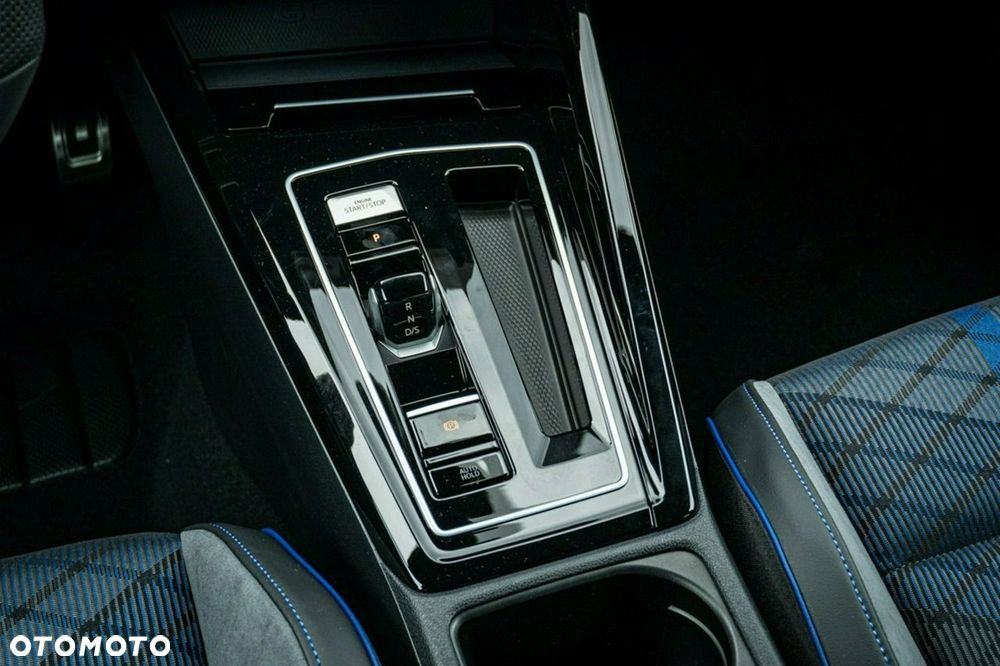 Volkswagen Golf - 35