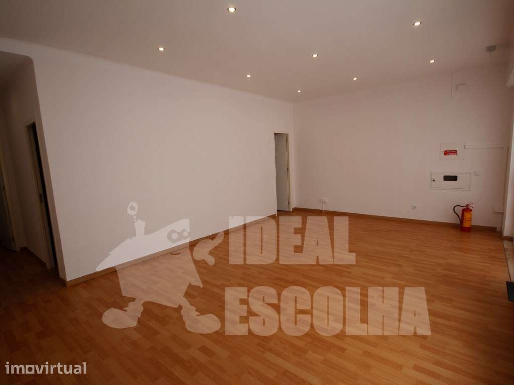 LOJA 140 000€ MONTE DA CAPARICA - Grande imagem: 2/9