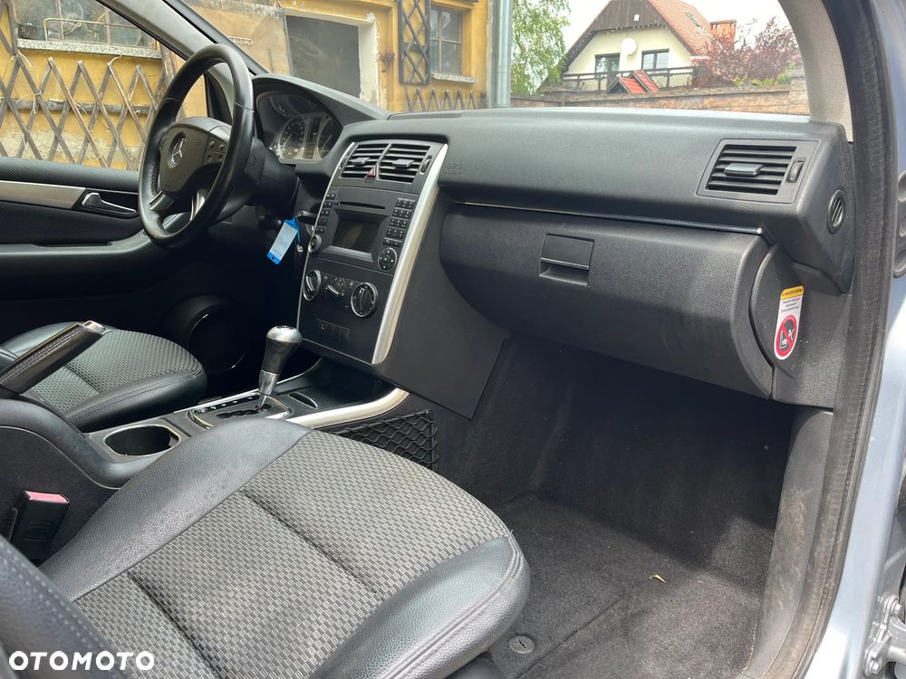 Mercedes-Benz Klasa B 180 CDI Autotronic Special Edition - 17