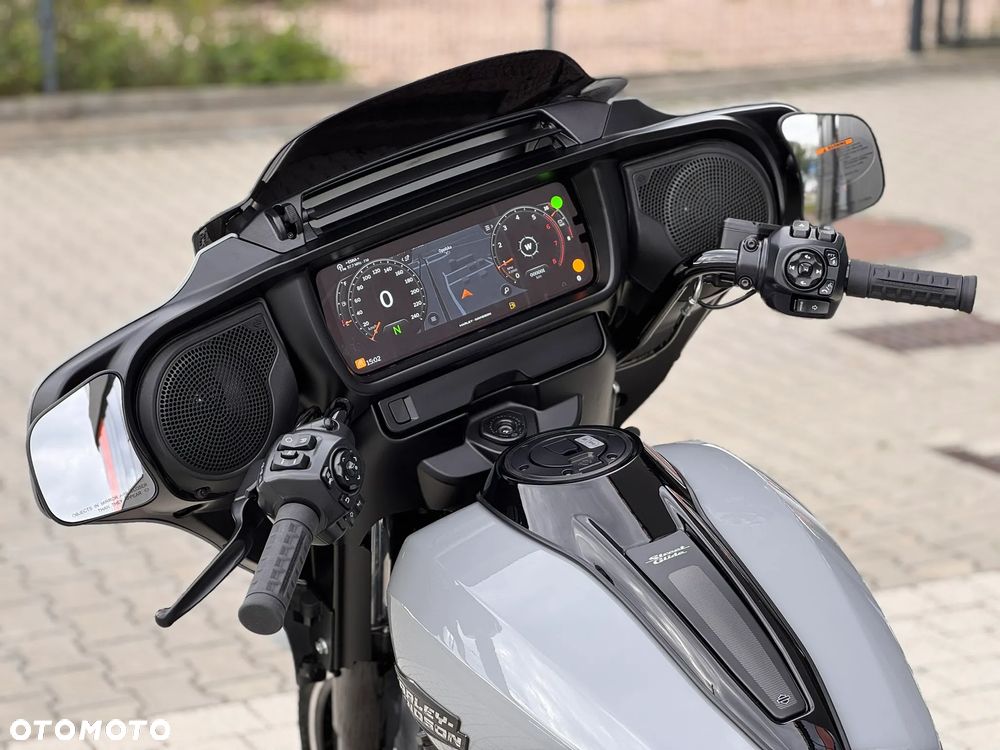 Harley-Davidson Touring Street Glide - 19