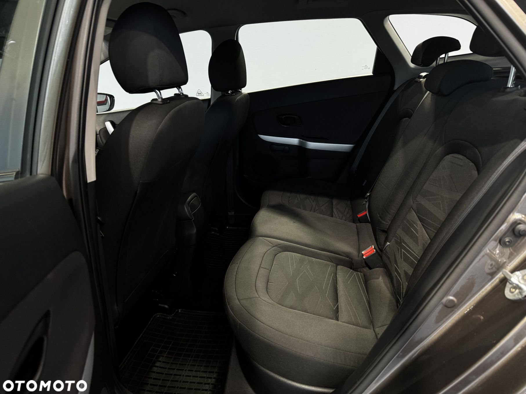 Kia Ceed - 12