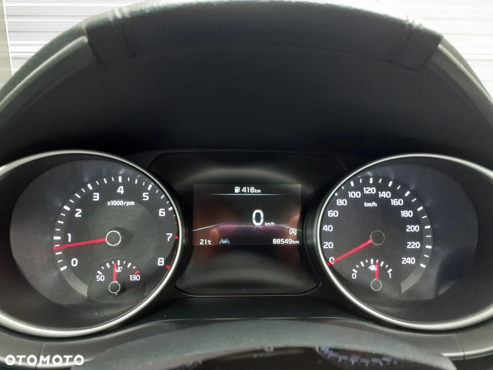 Kia Ceed - 11