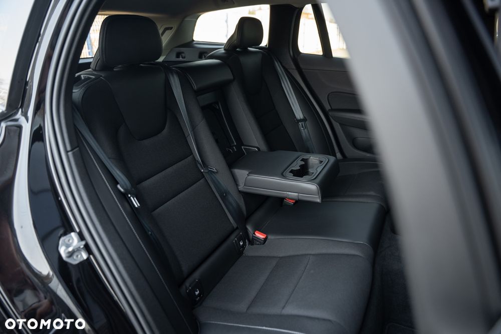 Volvo V60 D3 Drive-E Momentum - 36