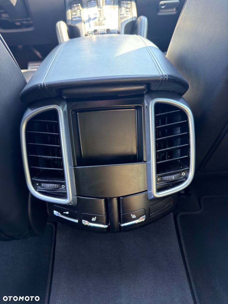 Porsche Cayenne - 19