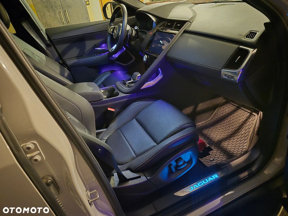 Jaguar E-Pace 2.0 P200 mHEV AWD R-Dynamic SE - 18