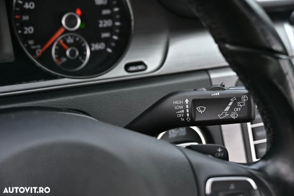 Volkswagen Passat Variant 2.0 TDI DSG BlueMotion Technology Comfortline - 24