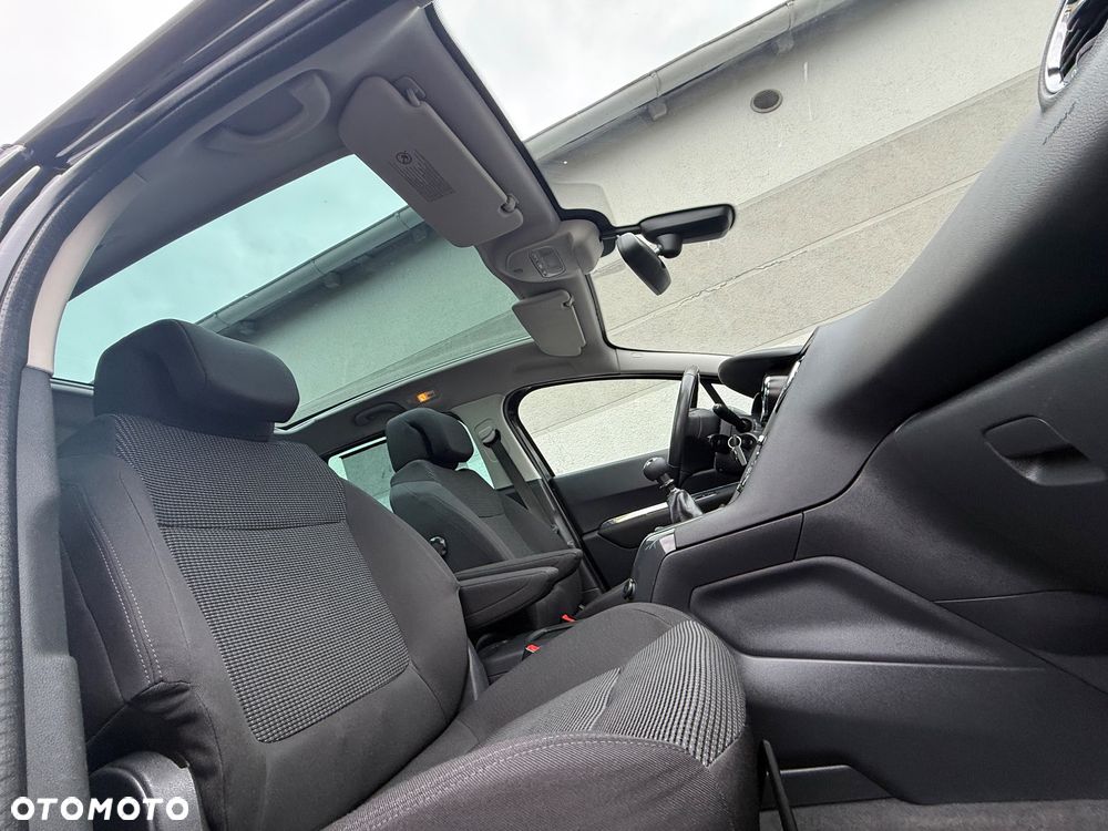 Peugeot 5008 2.0 HDi Family 7os - 8