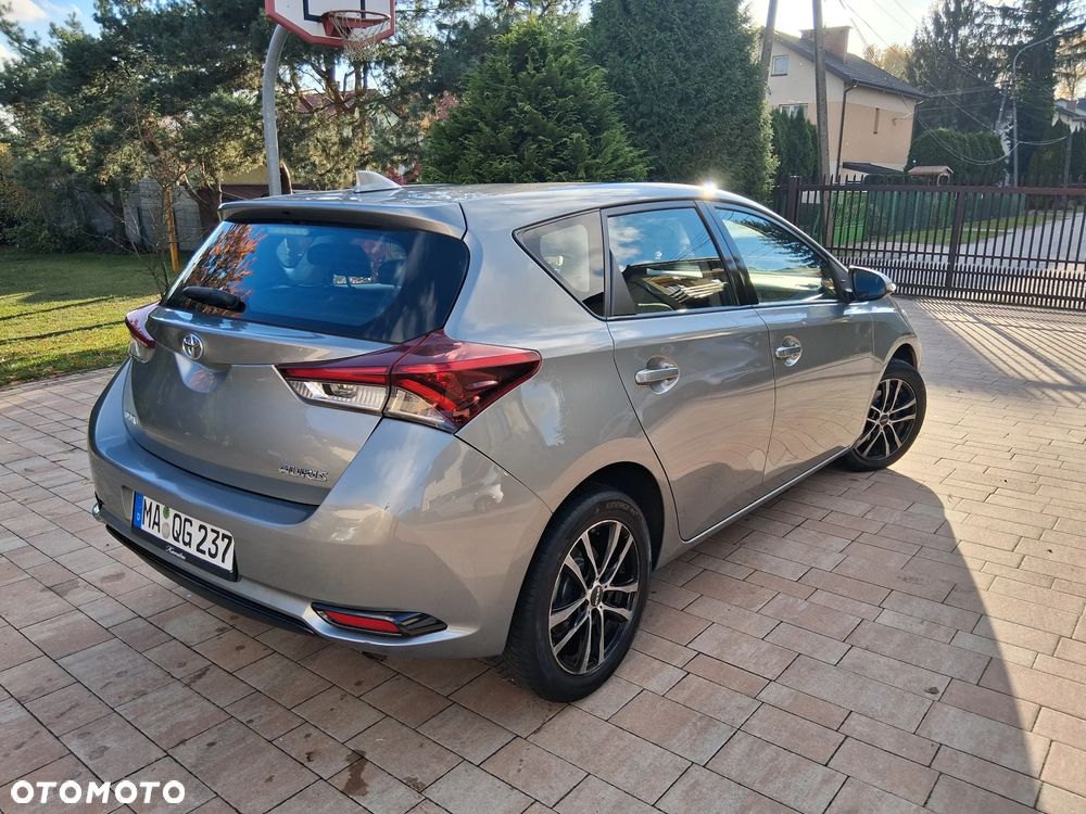 Toyota Auris 2016 photo 4
