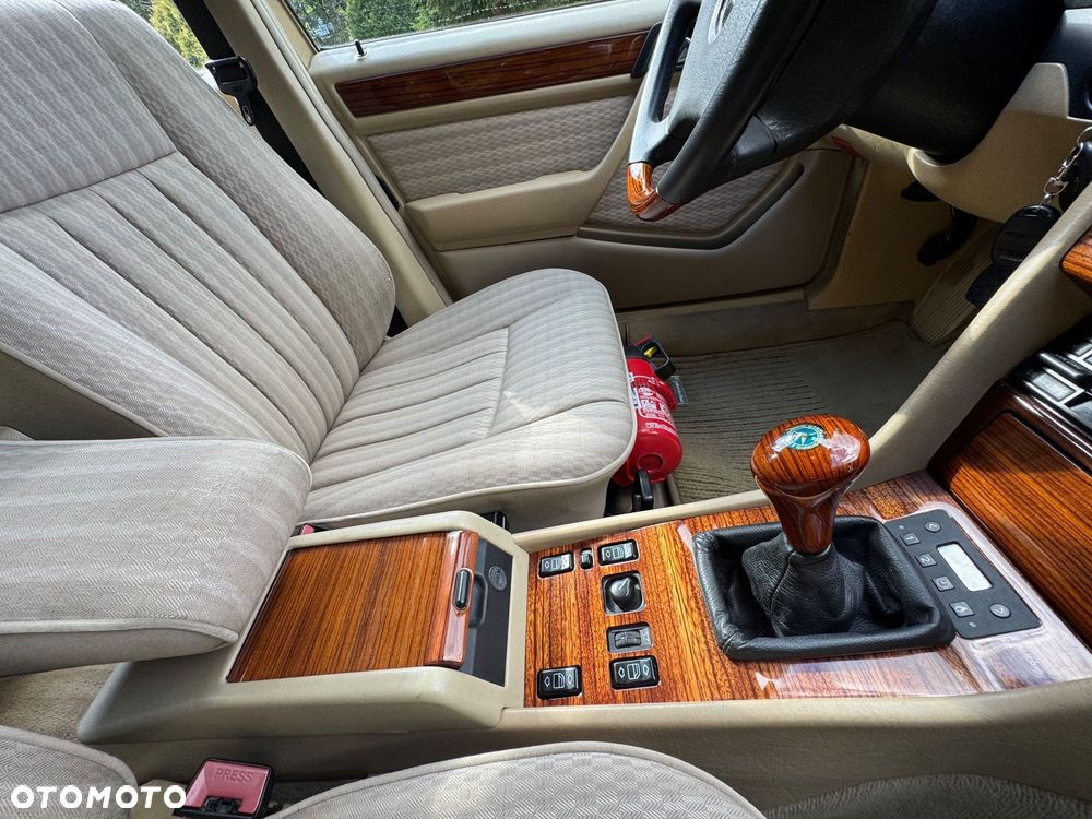 Mercedes-Benz W124 (1984-1993) - 10